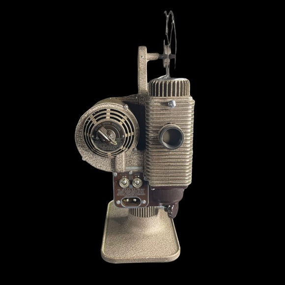 Vintage Revere Camera Co. Model 85 8MM Projector Chicago, and Reels + Extras - Picture 5 of 16